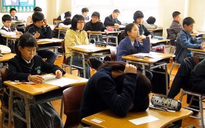 Đây là hình ảnh thường thấy trong mỗi lớp học ở Hàn Quốc.