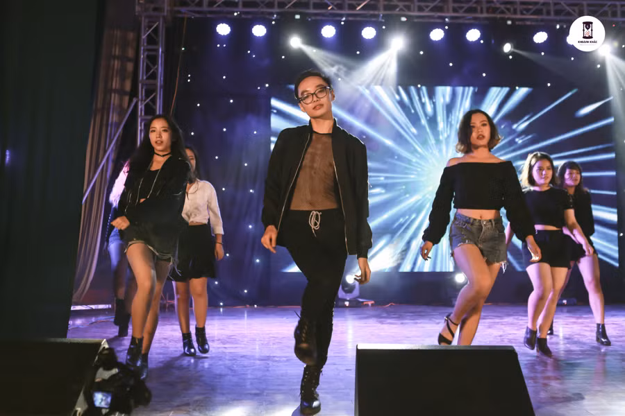 Gala “Báo chí hát 5+1”: Khoảnh khắc tỏa sáng của những nhà truyền thông tương lai ảnh 8