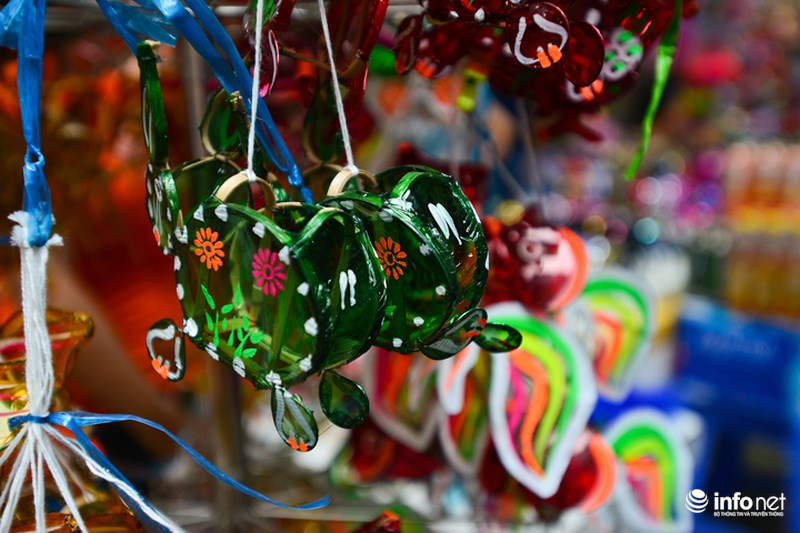 Một điểm cộng thêm cho đèn siêu mini nữa là sản phẩm thủ công 100% chứ không phải hàng nhập từ Trung Quốc.