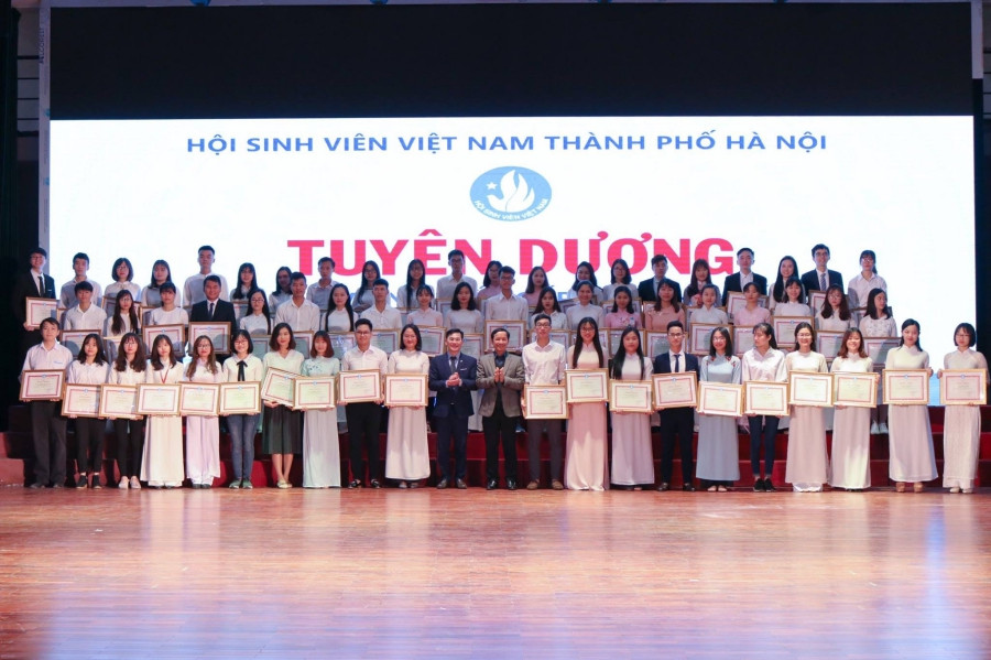 Những gương mặt xuất sắc đại diện cho tuổi trẻ thành phố Hà Nội.