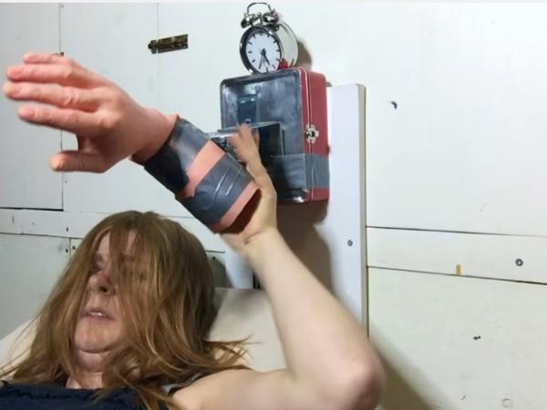 Bạn đã biết về Simone Giertz - Nữ hoàng Robot Ngớ ngẩn chưa? ảnh 4