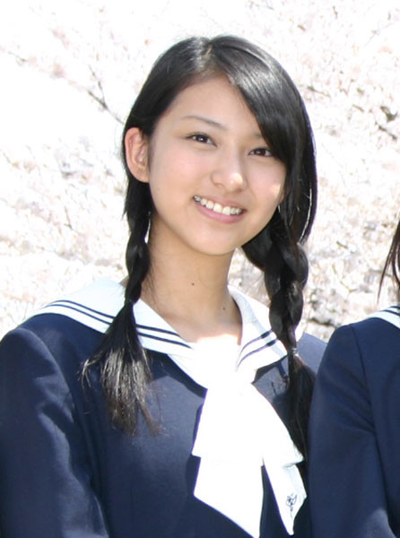 Đã là người đẹp, Takei Emi không cần son phấn vẫn rất xinh đẹp.