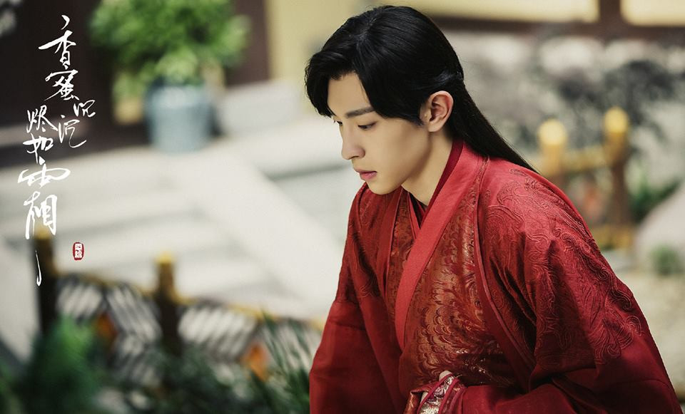 Húc Phượng, hãy là Hỏa Thần, là chim phượng hoàng. Đừng là sương khói, xuất hiện chút rồi biến mất luôn!