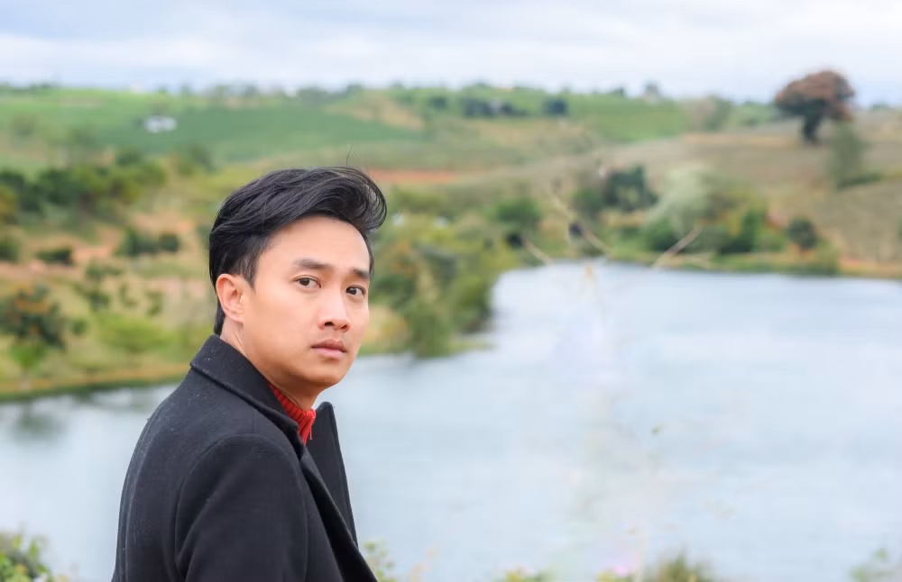 Khán giả sẽ được tái ngội anh chàng Quốc Trường khiến hội chị em chao đảo trong Về Nhà Đi Con trong vai diễn gai góc ở Đánh Cắp Giấc Mơ.