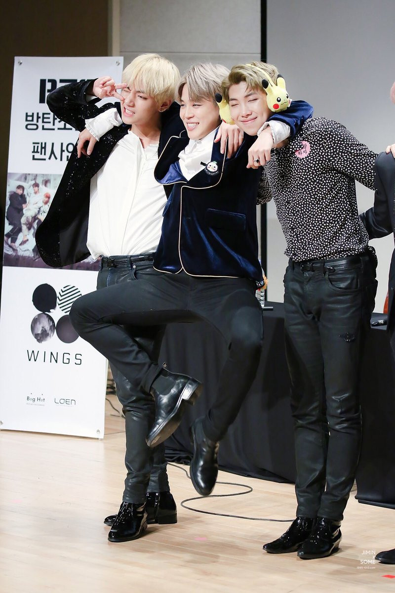 Thôi thì Jimin nhảy cao lên cho không thua chị kém em.