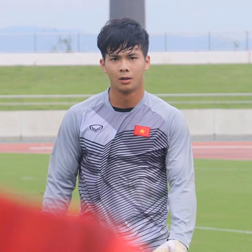 Chỉ cần Thái Hiếu ra sân, chắc hẳn sẽ có rất nhiều fan-girl "rung tim" đấy!