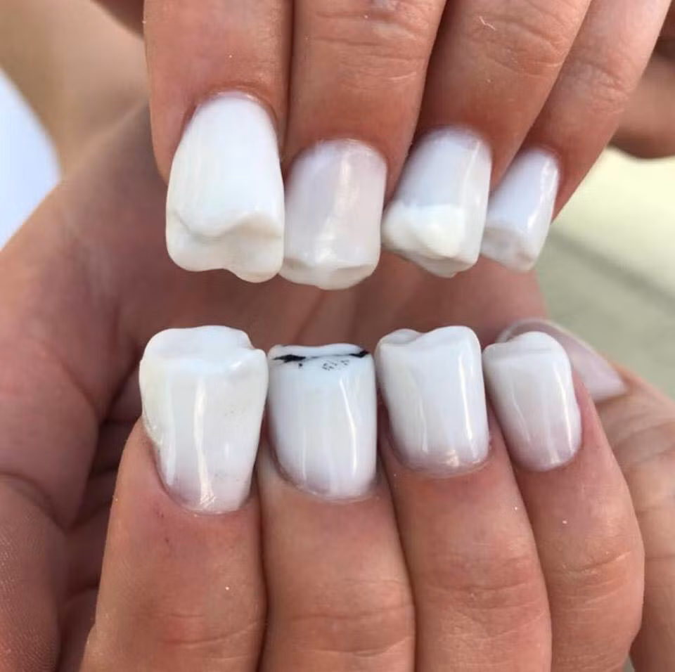 Mẫu móng tay dành riêng cho những cô nàng muốn "cai" tật... cắn móng!