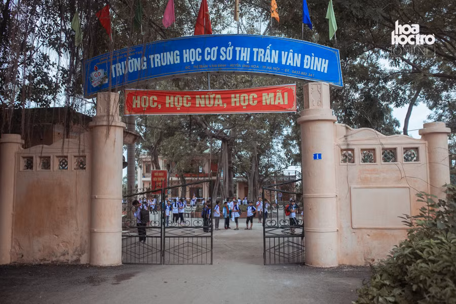 Trường THCS thị trấn Vân Đình, Ứng Hòa, TP. Hà Nội.