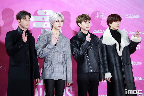 NU'EST W
