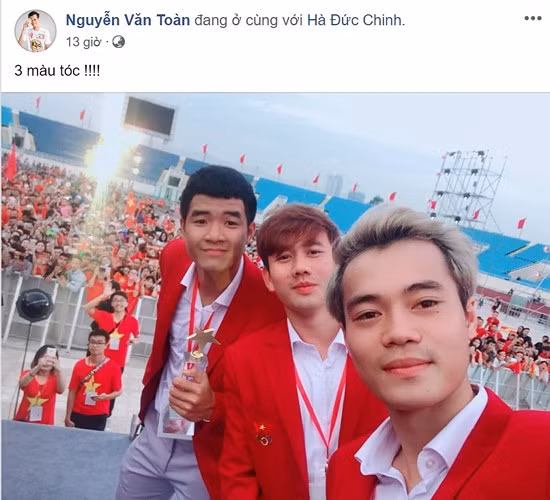 Văn Toàn "tự sướng" cùng Đức Chinh, Minh Vương trong chương trình "Tự hào Việt Nam".