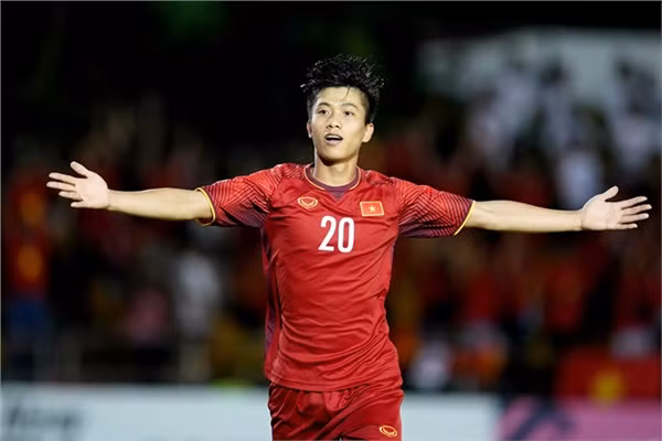 Văn Đức nằm trong top các cầu thủ kín tiếng chuyện tình cảm.