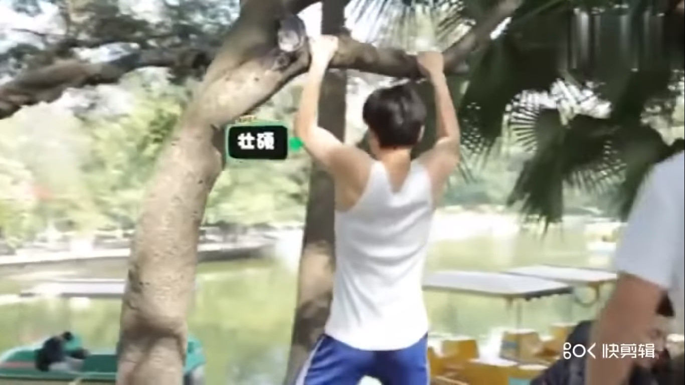 Trước khi xuống nước phải làm nóng người.