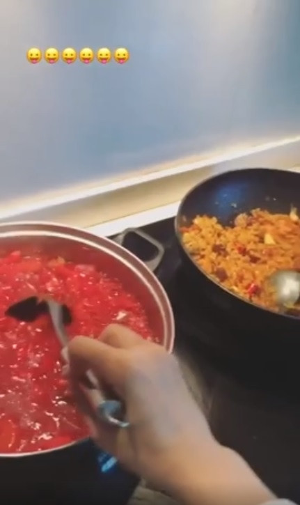 Yến Xuân đăng story khoe tài nấu ăn.