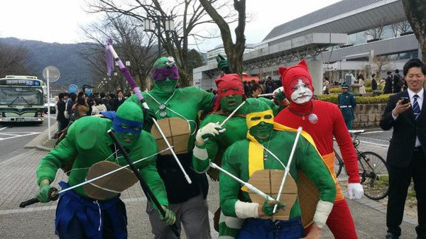 Ninja Rùa đây, thầy trả bằng tốt nghiệp cho em đi thầy...