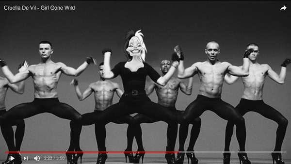 Khi những cô nàng Disney hóa thân thành ca sĩ nổi tiếng ảnh 3