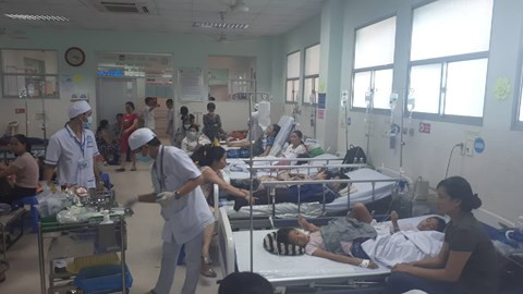 Có khoảng 30 bé nhập viện cấp cứu. Có khoảng 30 bé nhập viện cấp cứu.