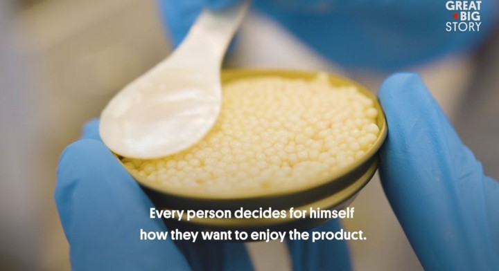 Giá của một hộp trứng cá này là 100.000 Euro, tương đương 113.630 USD (hơn 2,6 tỷ đồng).