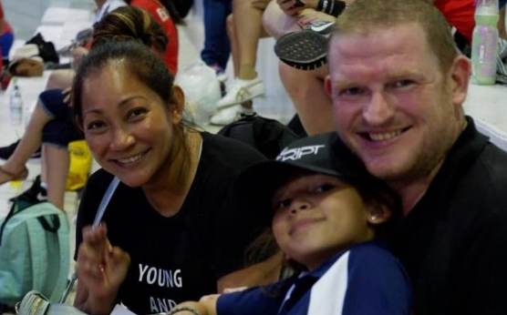 Tim Action và gia đình của ông.