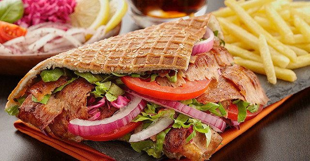 Bạn có tò mò 8 món ăn đêm được ưa chuộng nhất thế giới? ảnh 1