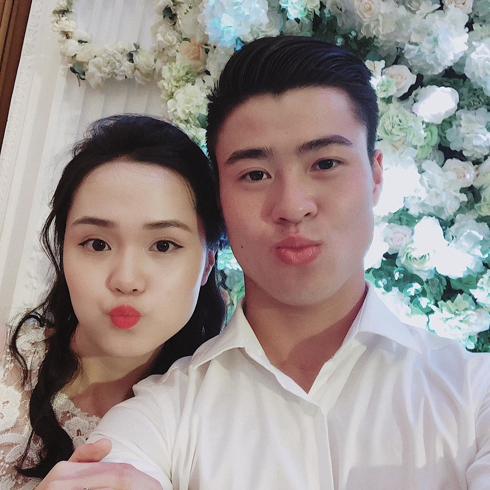 Cặp đôi có nhiều khoảnh khắc ngọt ngào bên nhau khiến dân tình vô cùng ngưỡng mộ.