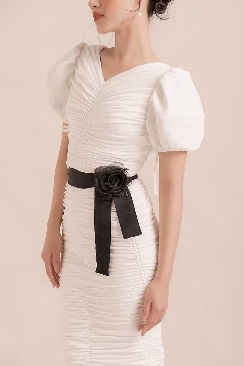 Khánh Linh thoát khỏi hình bóng hot girl trong bộ ảnh thời trang mới ảnh 1 Khánh Linh thoát khỏi hình bóng hot girl trong bộ ảnh thời trang mới ảnh 1