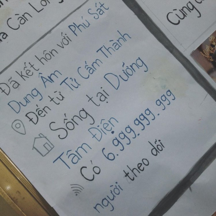 Tờ báo tường được thiết kết theo giao diện trang cá nhân Facebook của học sinh lớp 9B trường THCS Nguyễn Thiện Thuật (Hưng Yên).