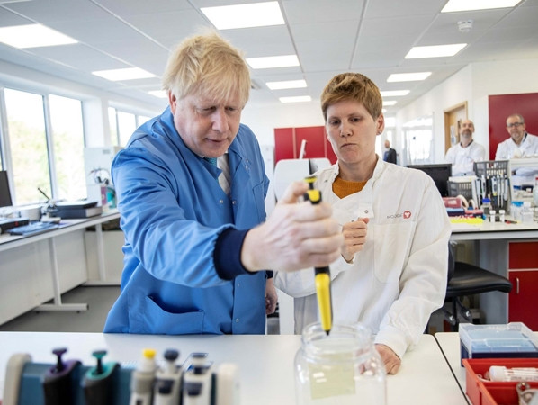 Nếu những người ở “tuyến đầu” mà thiếu khẩu trang thì tất cả chúng ta cùng phải chịu hậu quả.