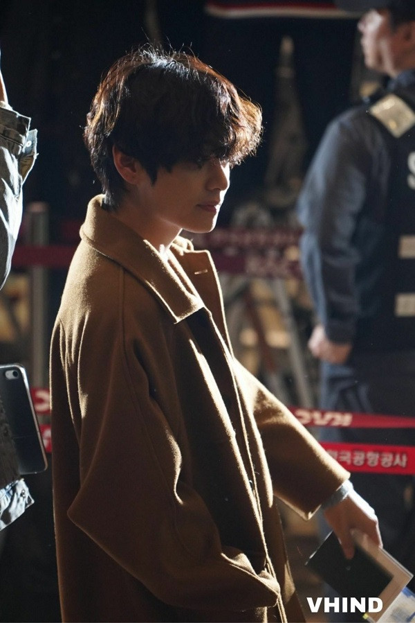 Ngày 21/11/2019, V gây 