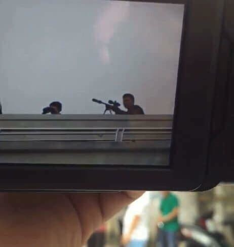 Cảnh sát đã có mặt tại tầng thượng chung cư Tecco để bao quát hiện trường xảy ra vụ việc.