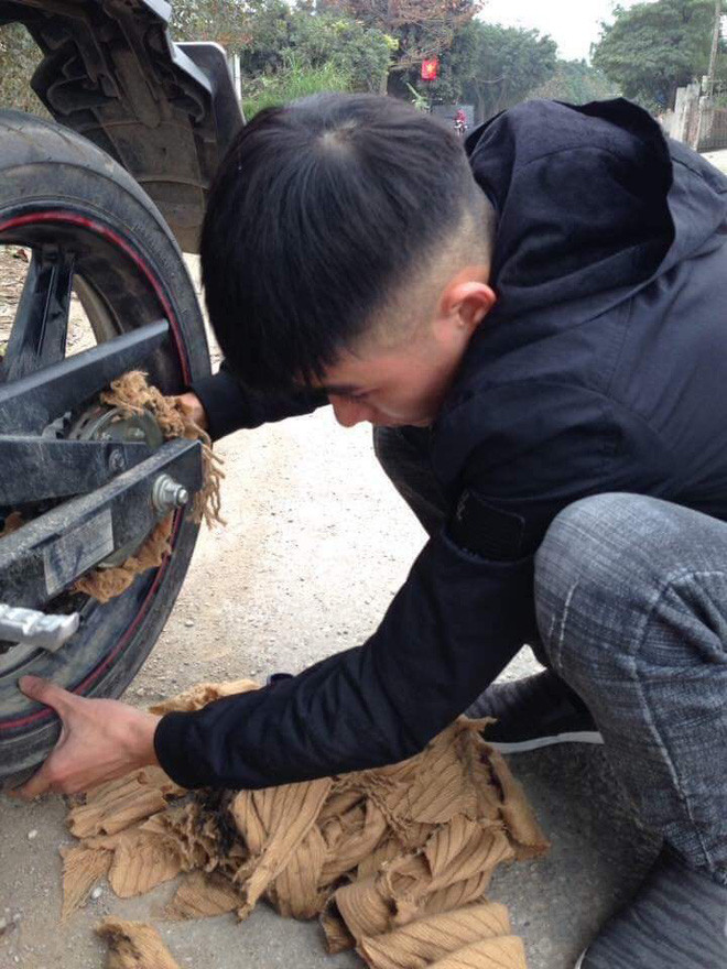 Ai ngờ chỉ một lúc sau vấn đề lớn đã xuất hiện luôn rồi.