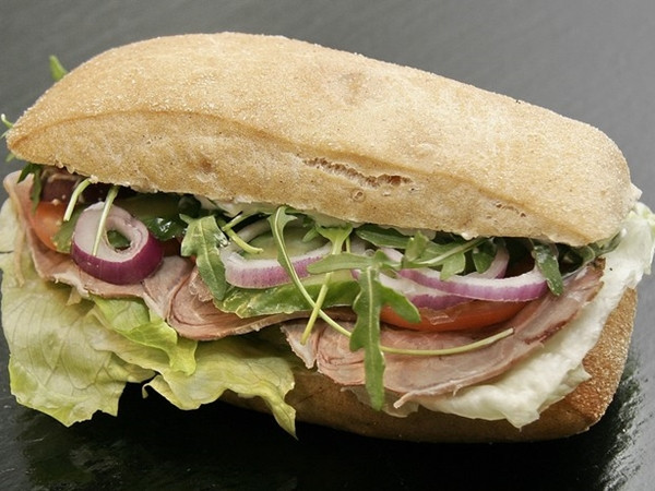 Khách hàng không hài lòng khi chiếc bánh mỳ thế này được coi là dành cho “Quý ông”.