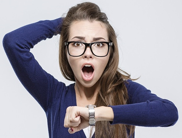 Muộn giờ là thói quen gây rất nhiều phiền toái cho cả “khổ chủ” và những người khác.