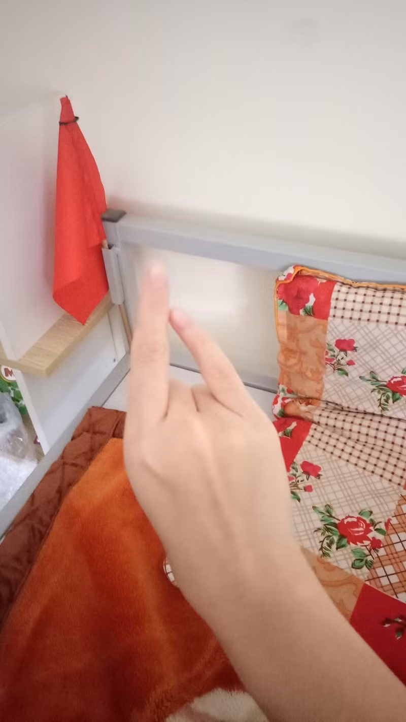 Cộng đồng mạng hăm hở thực hiện theo thử thách khó nhằn này.