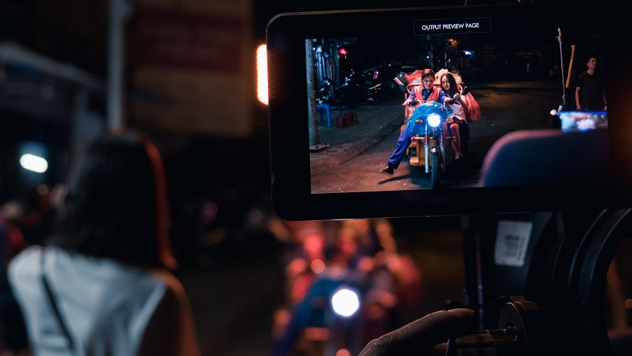 Để có được những thước phim đẹp, đó là công sức của tập thể nhóm làm phim “Tôi đưa em”