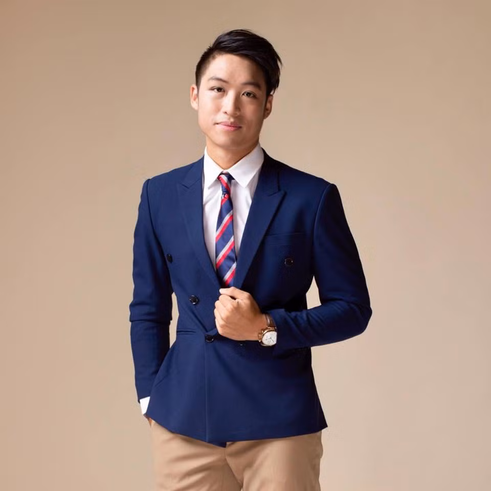 Khôi Nguyên dễ gây thiện cảm với khuôn mặt hiền lành.