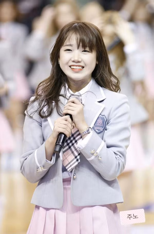 Choi Yoojung debut ở hạng 3 chung cuộc.