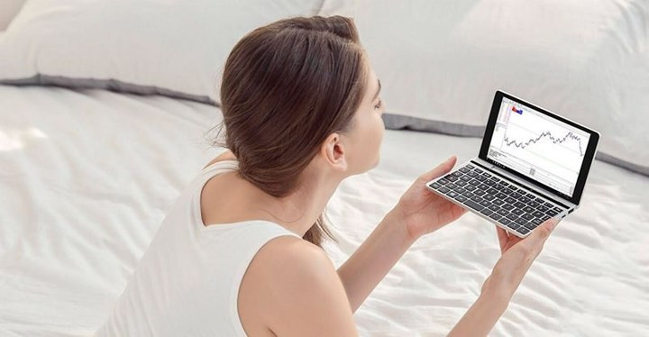 Máy tính xách tay bỏ túi cũng được coi là một trong những xu hướng nhằm đáp ứng những người có công việc thường xuyên di chuyển.