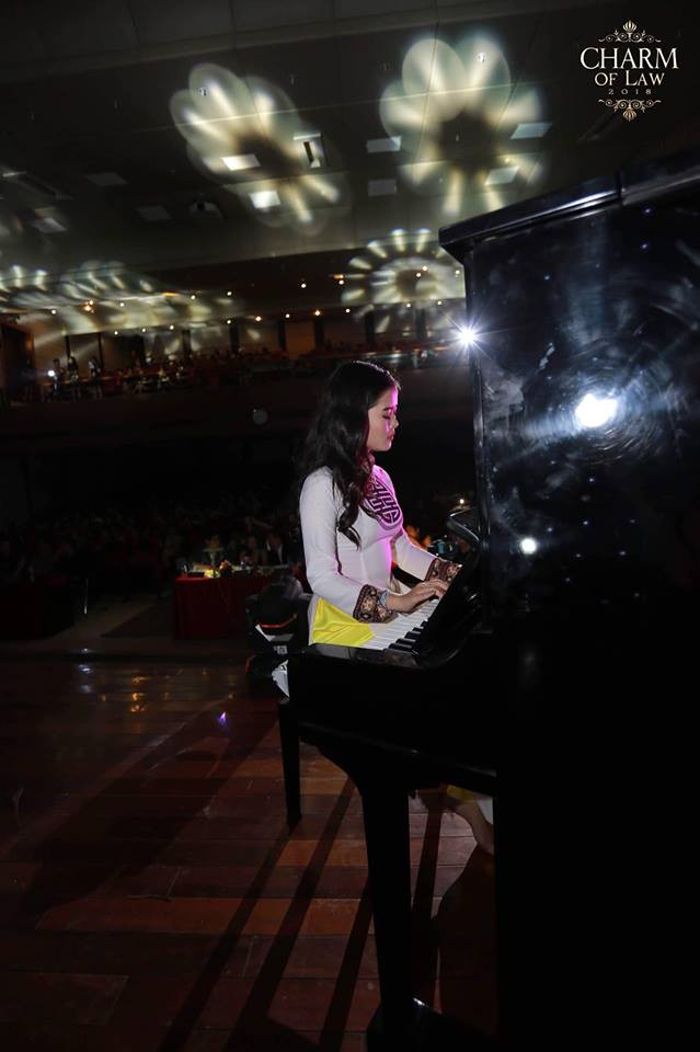 Thí sinh Đào Cẩm Ly với màn trình diễn piano đầy cảm xúc.