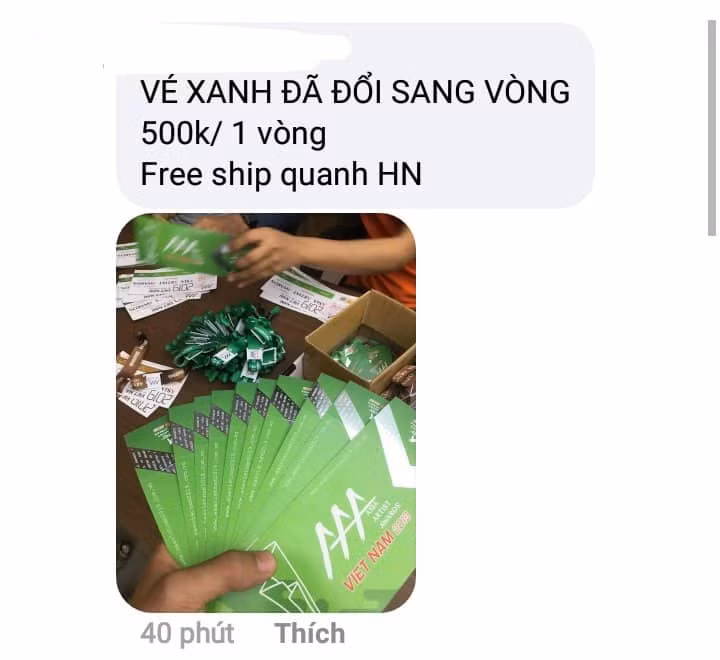 Tin rao bán vé tràn lan trên mạng xã hội.