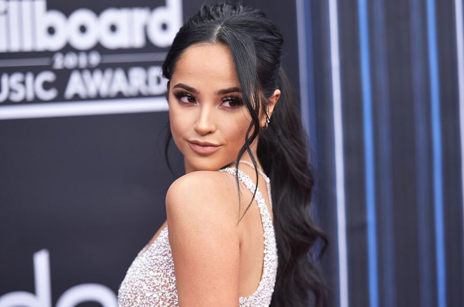 Becky G là ca sĩ, diễn viên từ Inglewood, California, Mĩ. Cô mang hai dòng máu Mexico và Mĩ. Xuất phát điểm là một nàng công chúa Disney, nay Becky G đã trở thành gương mặt tiêu biểu của làng nhạc Latin. Những bài hát nổi tiếng của Becky có thể kể đến như Shower, Can't Stop Dancin, Sin Pijama,…