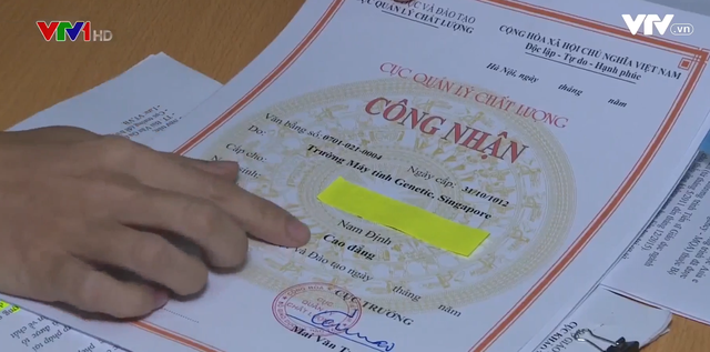 Vì bất cập trong công nhận lại văn bằng khiến nhiều người được Nhà nước cử đi đào tạo nước ngoài nhưng vẫn phải chờ đợi công nhận lại. Ảnh: VTV.