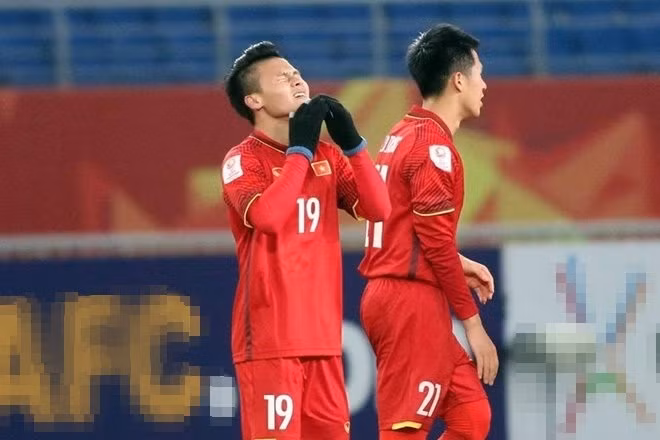 Bóng đá mang đến rất nhiều cung bậc cảm xúc: vui có, buồn có và chỉ việc xem thôi cũng đầy rẫy những câu chuyện dở khóc dở cười. (Ảnh minh hoạ)