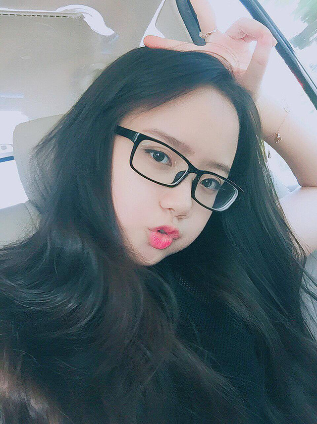 Diện mạo của nữ sinh “chỉ nhìn bóng lưng thôi cũng đẹp” đang hot trên mạng ảnh 5