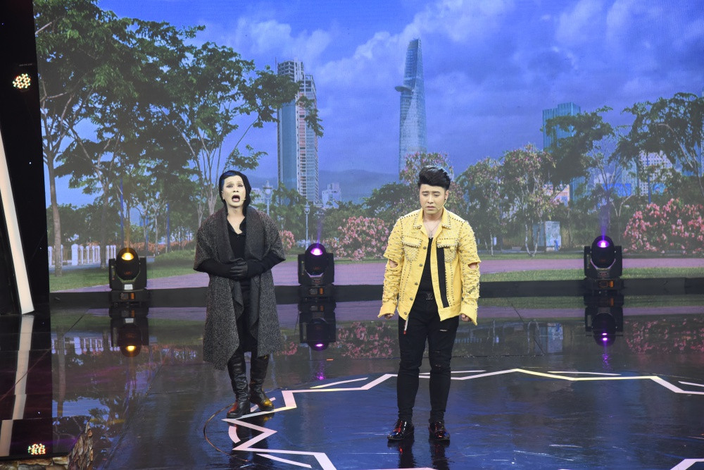 Với mùa Hạ, Akira Phan đã mang đến tiết mục Nếu chỉ còn một ngày để sống nhiều tiếng cười nhưng cũng đầy nhân văn. Anh hóa thân thành một diễn viên “có tuổi, có tên nhưng không ai biết”, mong muốn trở nên nổi tiếng dù phải dùng đến chiêu trò.