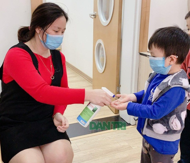 Chủ tịch thành phố yêu cầu khi học sinh trở lại, nhà trường cần có biện pháp sử dụng xà phòng, nước khử khuẩn hàng ngày.