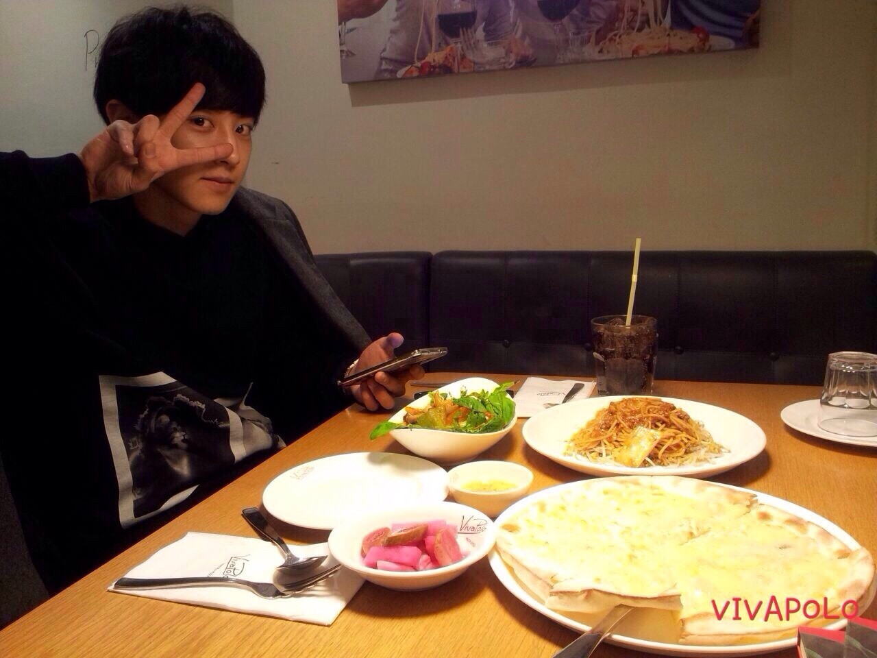 Dạo quanh Seoul ghé thăm quán xá do idol làm chủ ảnh 1