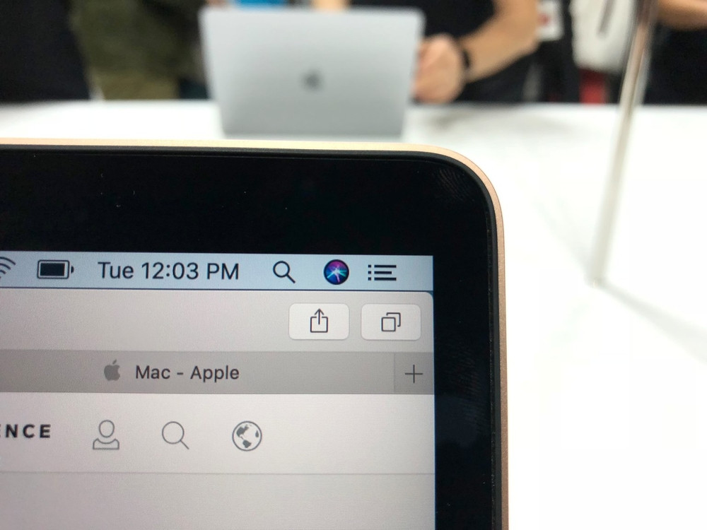 Apple cho biết pin của sản phẩm Macbook mới có thời lượng 12 tiếng.