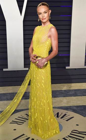 Trong danh sách, mẫu đầm vàng xuyên thấu với hoạ tiết đính kết tinh xảo mà Kate Bosworth trưng diện hồi đầu năm là đắt tiền nhất. Nữ diễn viên người Mỹ phối cùng clutch vàng đồng cùng vày Jimmy Choo và trang sức avid Webb. Trong danh sách, mẫu đầm vàng xuyên thấu với hoạ tiết đính kết tinh xảo mà Kate Bosworth trưng diện hồi đầu năm là đắt tiền nhất. Nữ diễn viên người Mỹ phối cùng clutch vàng đồng cùng vày Jimmy Choo và trang sức avid Webb.