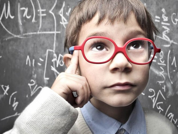 Mỗi bán cầu não lại quy định những sở trường, những cách suy nghĩ riêng.