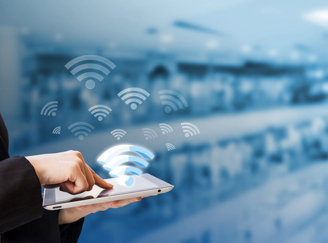 Nên xác định các thiết bị lạ đang truy cập trái phép vào mạng lưới Wi-Fi tại nhà. ẢNH: AFP.